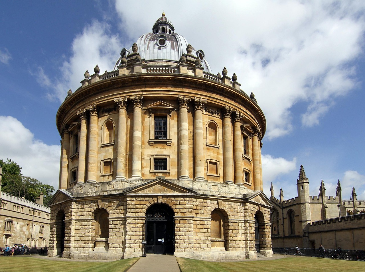 Oxford Radcliffe Camera and university spires